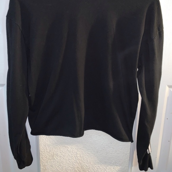 Long sleeve “I need space” crop top - Picture 2 of 4